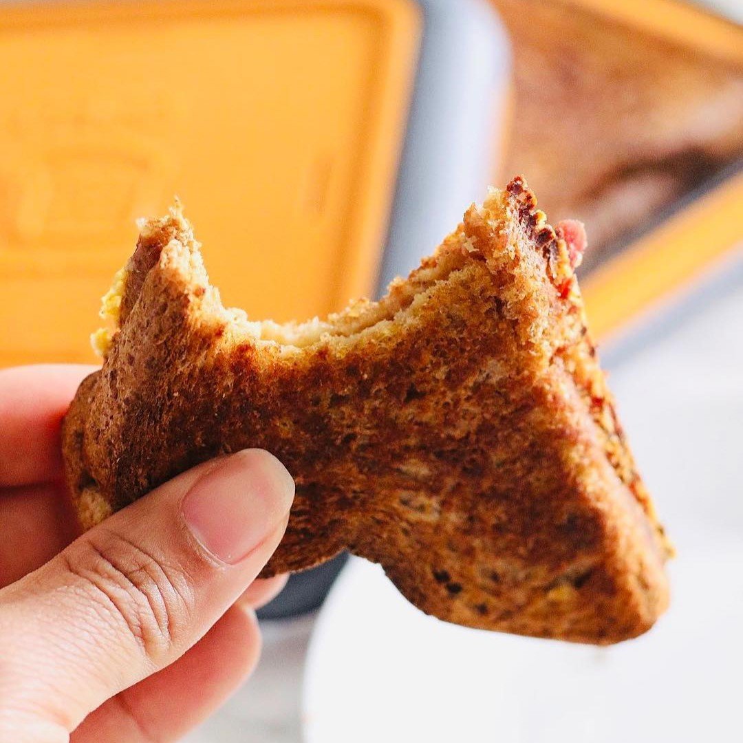 3‑Minute Microwave Toastie Maker – Sealed Hot Sandwiches in Minutes 🔥BUY 2 GET 20% OFF🔥